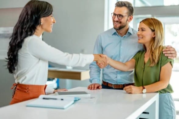 In this post I deliver brief overview of common greeting phrases in German. It also includes farewell expressions. Politeness is the most important thing in any language and German is not an exception out of the rules.
